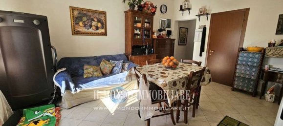 2 rooms Apartment in Florence, Italy No. 197237 4