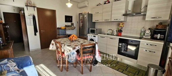 2 rooms Apartment in Florence, Italy No. 197237 5