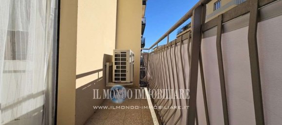 2 rooms Apartment in Florence, Italy No. 197237 11