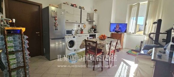 2 rooms Apartment in Florence, Italy No. 197237 2