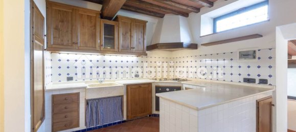 3 Schlafzimmer Haus in Pontassieve, Italy, Nr. 219480 2