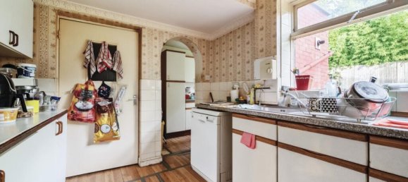 3 bedrooms House in London, United Kingdom No. 13429 5