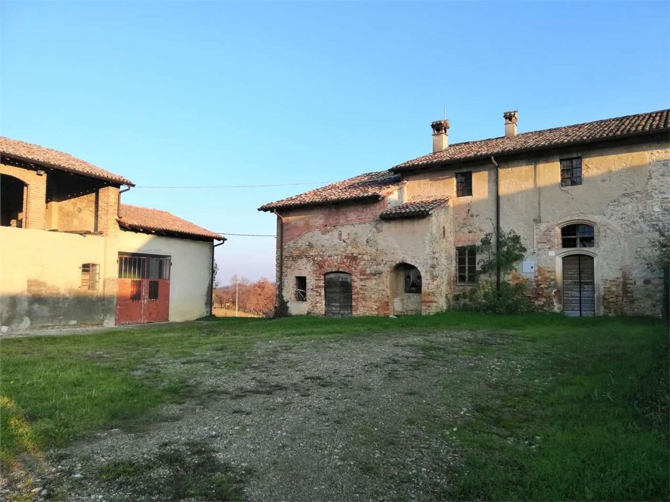 3 rooms House in Alta Val Tidone, Italy No. 145798