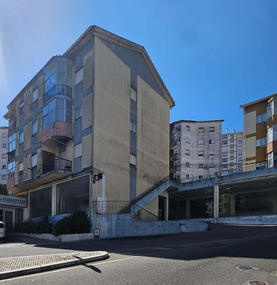 Коммерческая недвижимость 500м² в Гуарда, Португалия № 283178