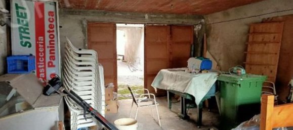 172m² Commercial property in Casalzuigno, Italy No. 98892 10