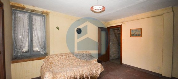 6 bedrooms House in Niardo, Italy No. 381867 11