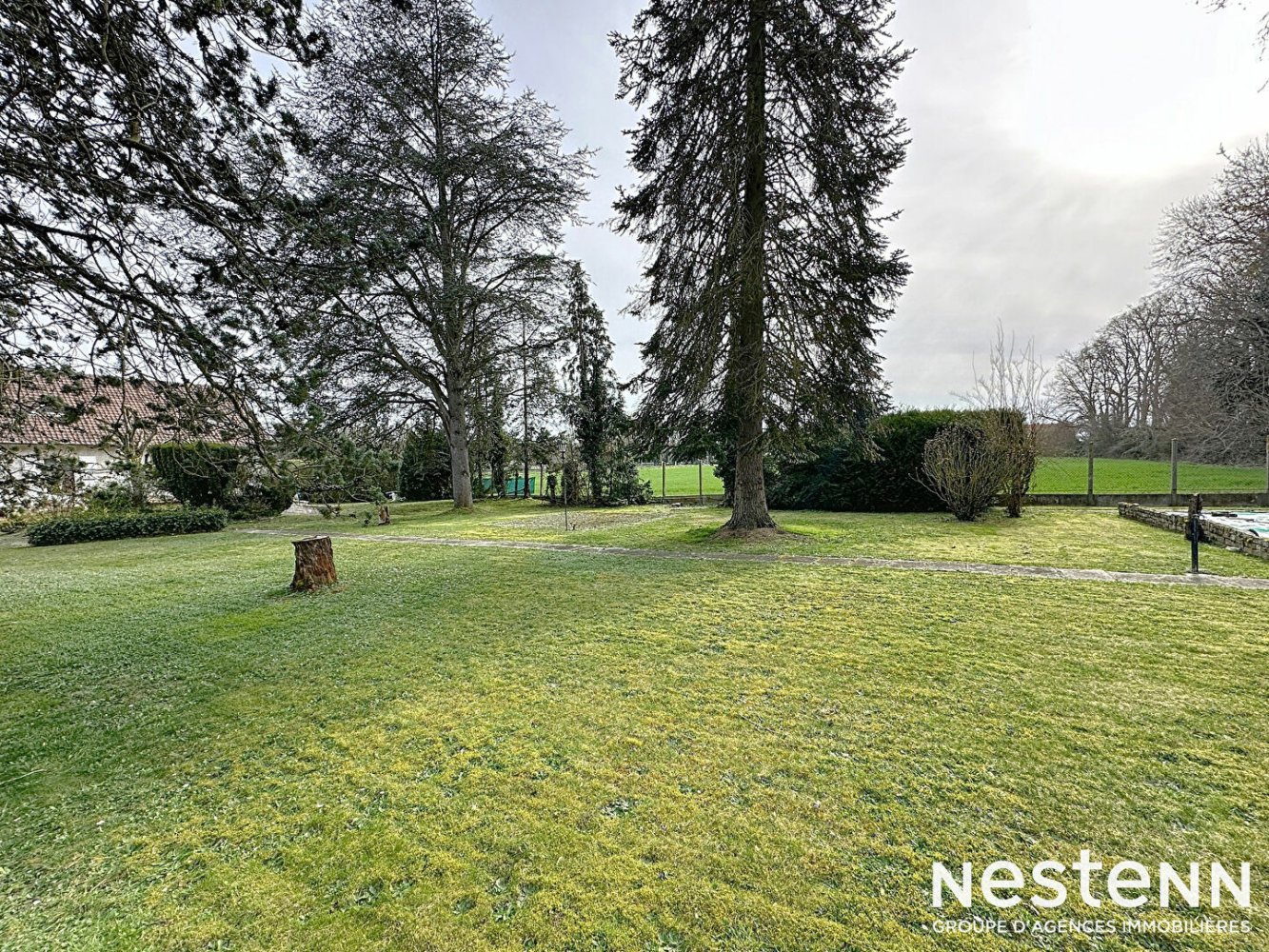 Casa de 3 dormitorios en Saint-Germain-sur-Ecole, France No. 131692