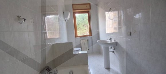 4 rooms Apartment in Termoli, Italy No. 22024 10