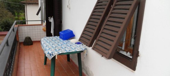 3 bedrooms Villa in Montevarchi, Italy No. 89855 4