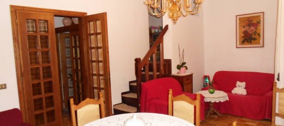 3 bedrooms Villa in Montevarchi, Italy No. 89855 2
