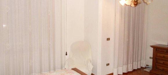 3 bedrooms Villa in Montevarchi, Italy No. 89855 11