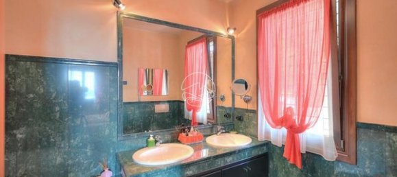 3 rooms Villa in Gardone Riviera, Italy No. 8012 43