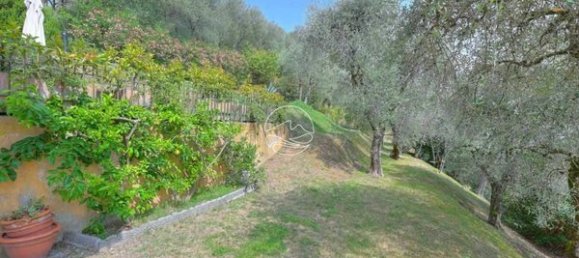 3 rooms Villa in Gardone Riviera, Italy No. 8012 34