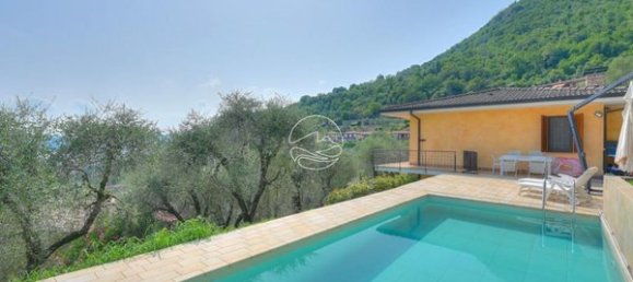 3 rooms Villa in Gardone Riviera, Italy No. 8012 25