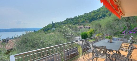 3 rooms Villa in Gardone Riviera, Italy No. 8012 15