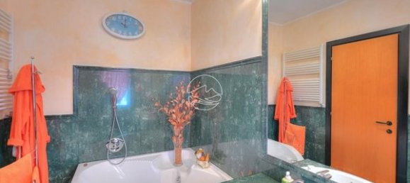 3 rooms Villa in Gardone Riviera, Italy No. 8012 55