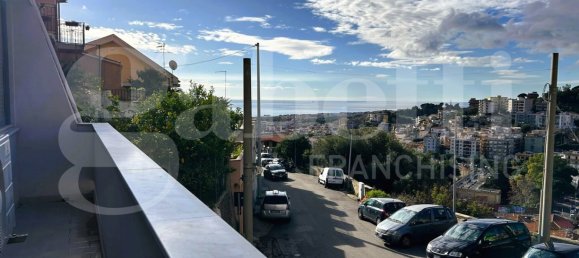 2 bedrooms Apartment in Messina, Italy No. 84390 9