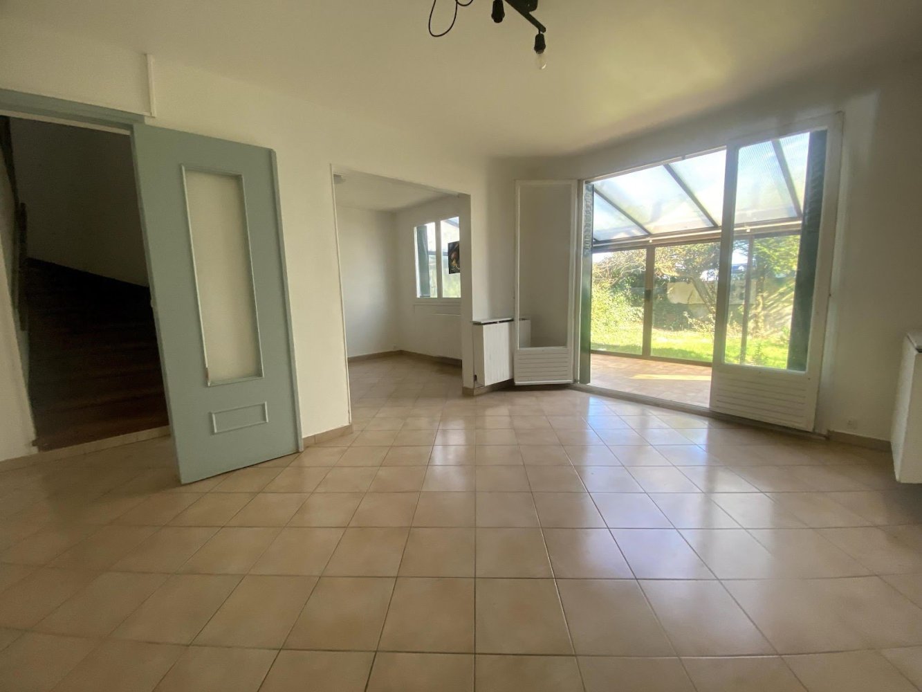 Casa de 4 dormitorios en Morangis, France No. 296340