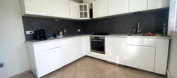 Casa de 4 dormitorios en Morangis, France No. 296340 7