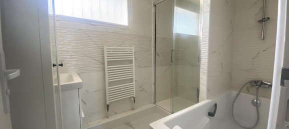 Casa de 4 dormitorios en Morangis, France No. 296340 8