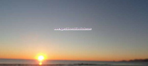 2 bedrooms Apartment in Massa, Italy No. 192981 4