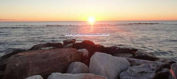 2 bedrooms Apartment in Massa, Italy No. 192981 3