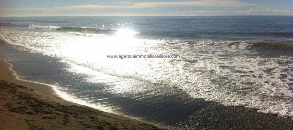 2 bedrooms Apartment in Massa, Italy No. 192981 8