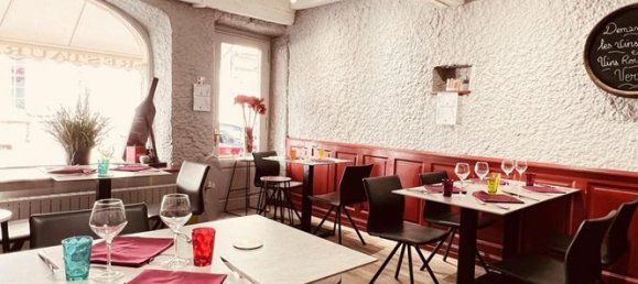 100m² Commercial property in Beaune, France No. 314721 3