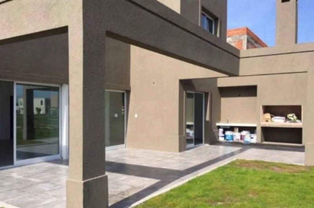 4 bedrooms House in Tigre, Argentina No. 1168