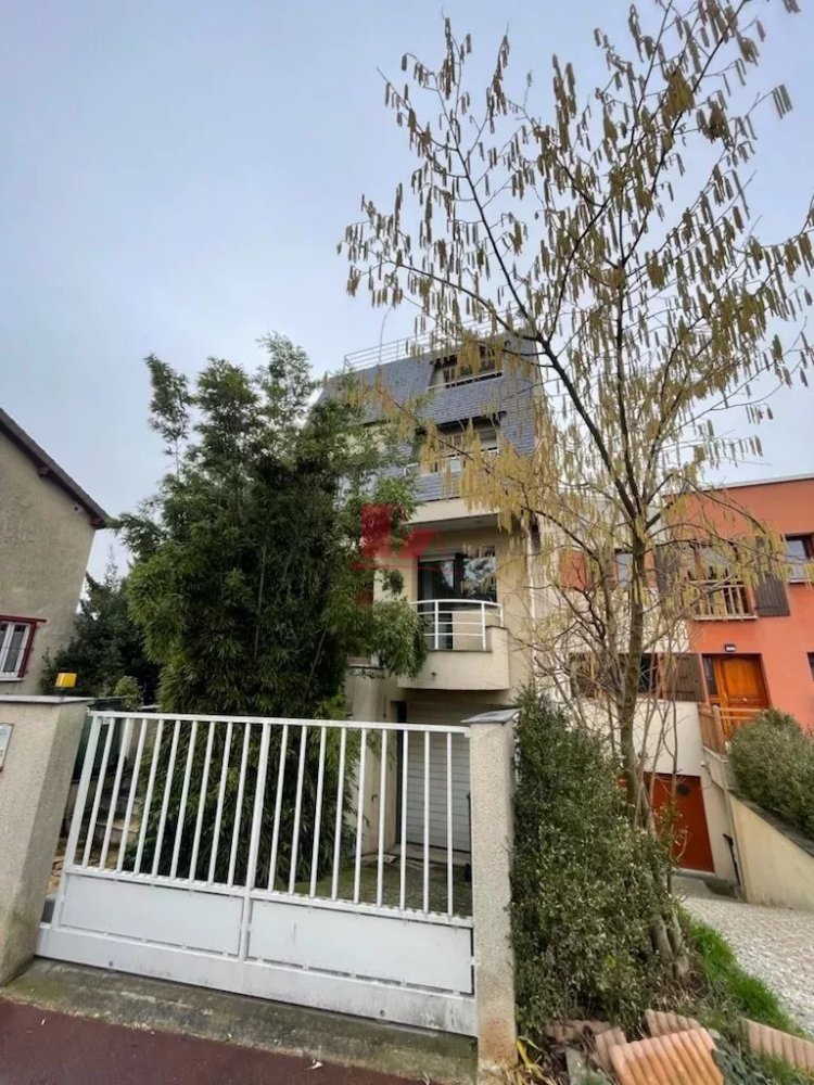 4 bedrooms House in Clamart, France No. 115979