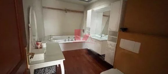 4 bedrooms House in Clamart, France No. 115979 10