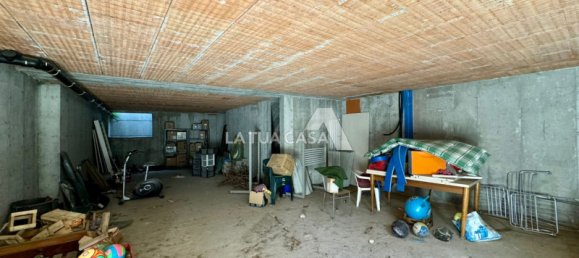 3 bedrooms House in Villafranca di Verona, Italy No. 151148 13