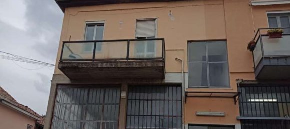 Apartamento de 3 habitaciónes en Pavia, Italy No. 186021 2