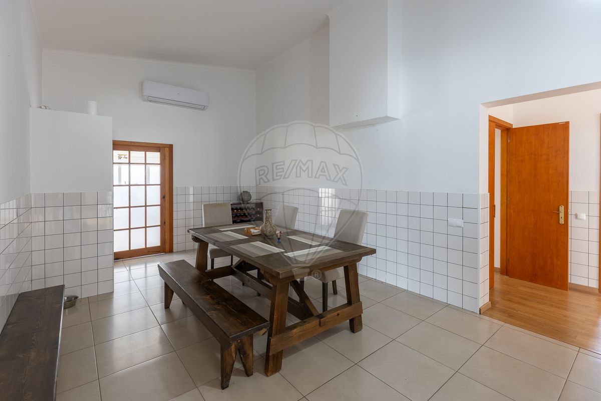 Дом с 4 спальнями в Лажиш, Португалия № 162390