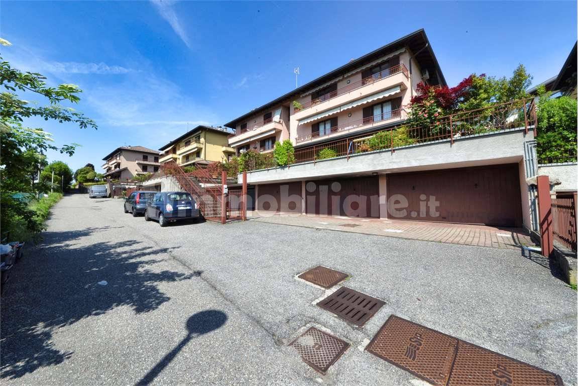 3 bedrooms Apartment in Capiago Intimiano, Italy No. 378441