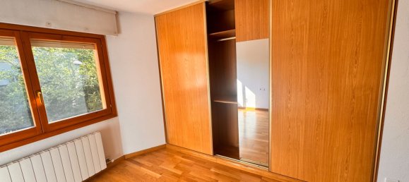 Apartamento de 3 dormitorios en Huesca, Spain No. 175875 25