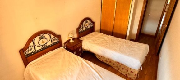 Apartamento de 3 dormitorios en Huesca, Spain No. 175875 14