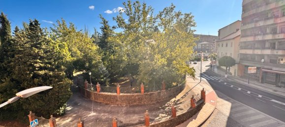 Apartamento de 3 dormitorios en Huesca, Spain No. 175875 2