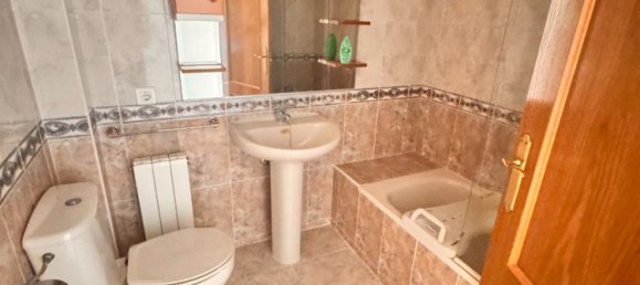 Apartamento de 3 dormitorios en Huesca, Spain No. 175875 17