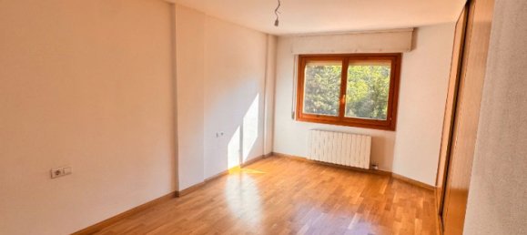 Apartamento de 3 dormitorios en Huesca, Spain No. 175875 21