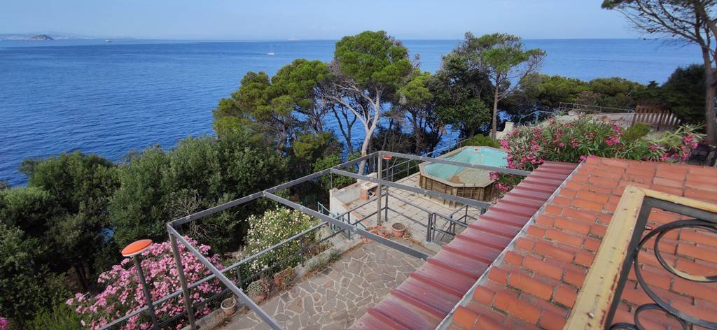 2 bedrooms Villa in Rio, Italy No. 164585