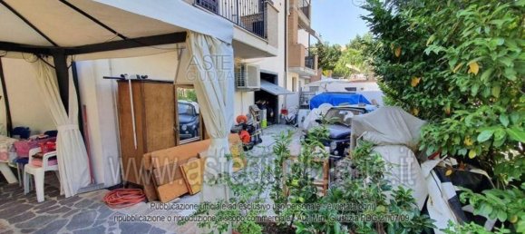 7 bedrooms Apartment in Pineto, Italy No. 377926 4