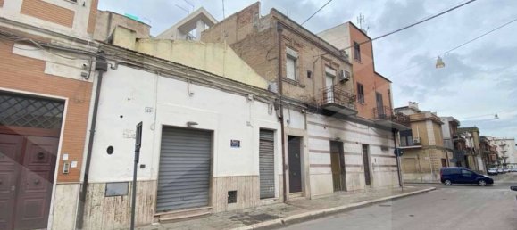 2-Zimmer Gewerbliche Immobilie in San Severo, Italy, Nr. 31372 3