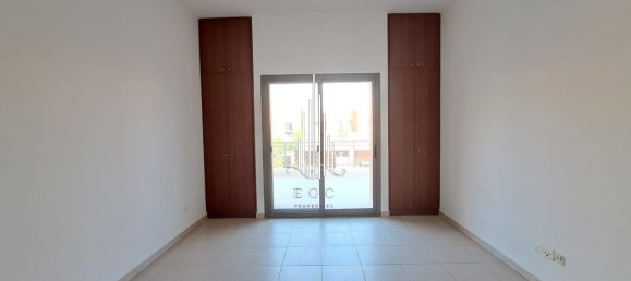 Вилла с 4 спальнями в Abu Dhabi Gate City, ОАЭ № 39977 8
