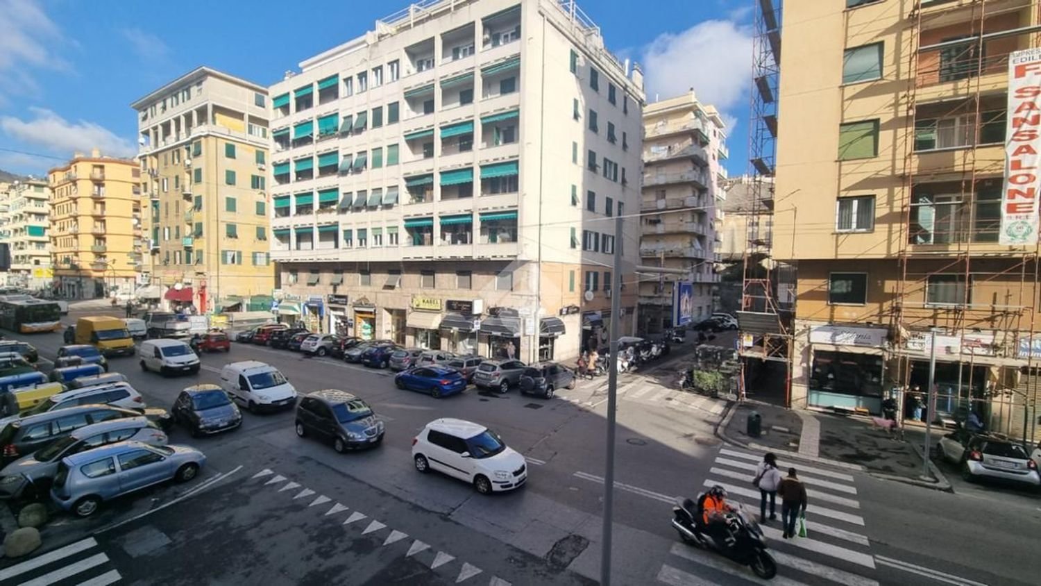 2-salle Appartement à Genoa, Italy No. 108528