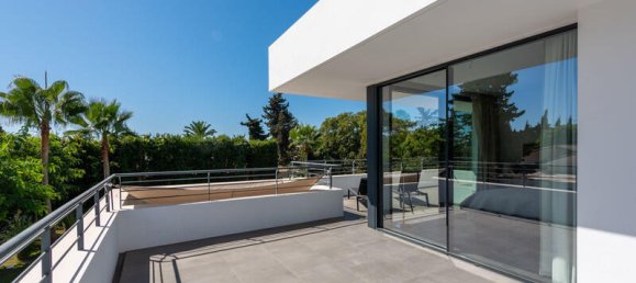 4 bedrooms Villa in Estepona, Spain No. 119678 40