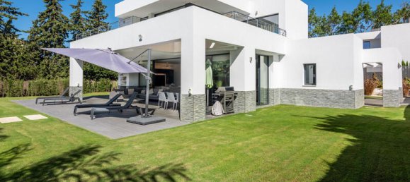 4 bedrooms Villa in Estepona, Spain No. 119678 7