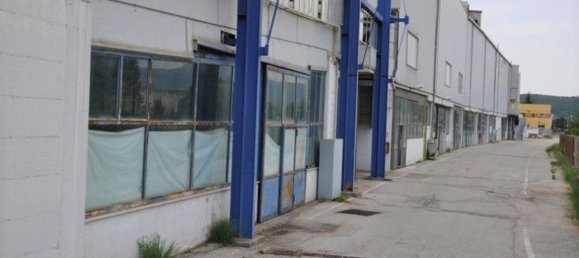 Здание 5497м² в Тито, Италия № 375560 10