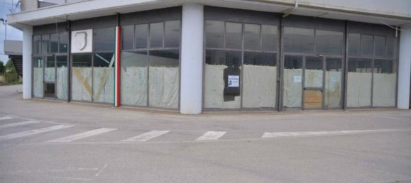 Здание 5497м² в Тито, Италия № 375560 3