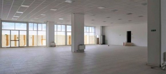 Здание 5497м² в Тито, Италия № 375560 6